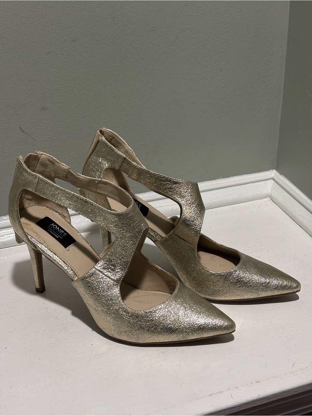 Jones NY Christina Metallic Gold Cutout Pointed-Toe Heels-9.5